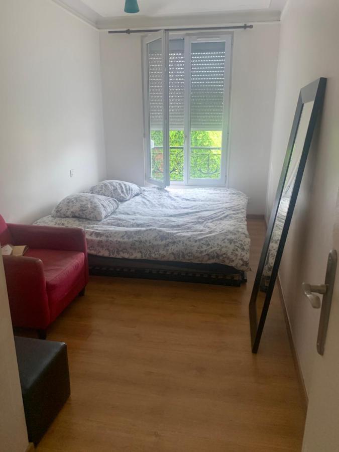 One Bedroom Appartement - Париж Екстериор снимка
