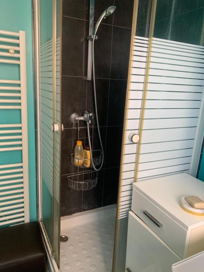 One Bedroom Appartement - Париж Екстериор снимка
